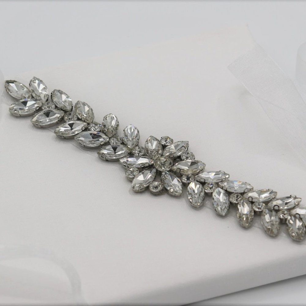 "Wonder" Floral Rhinestone Sash - Picture 4 of 4